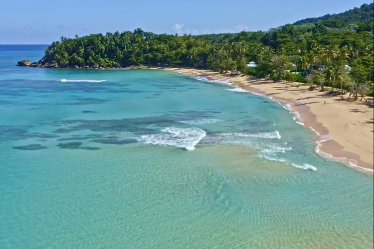 Багамские острова объяснили, почему не планируют принимать туристов