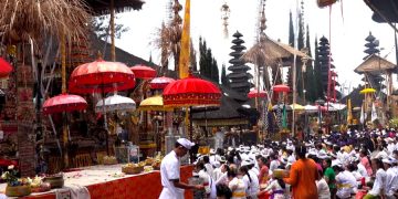 На Бали протестуют против тестов на коронавирус