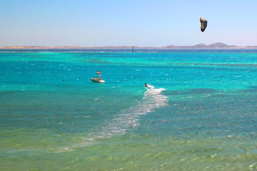 Красное море хургада отзывы. Красное море Хургада. Море Египет Хургада красное море. Красное море Хургада пляж. Красное море Египет туристы.