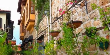 Отели Анталии пытаются заманить туристов небывалыми ценами