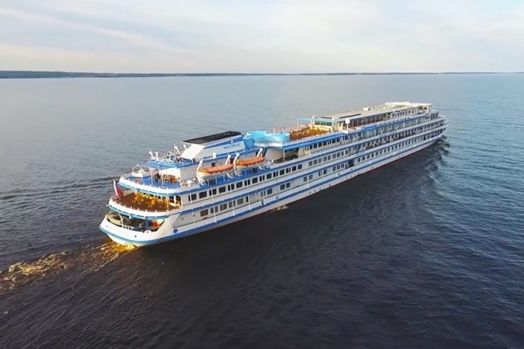 Почему круизы по России столь дорогие?