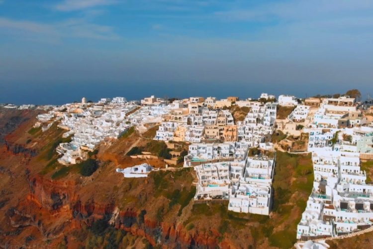 Греция ослабляет карантин, несмотря на увеличение количества инфицированных COVID-19