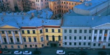 В Питере стартовал туристический сезон