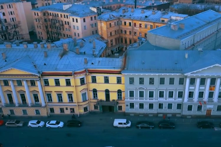 В Питере стартовал туристический сезон