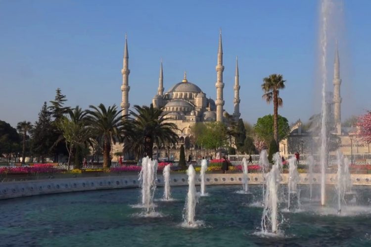 Что изменится для туристов в связи с новым статусом самого посещаемого музея Стамбула?