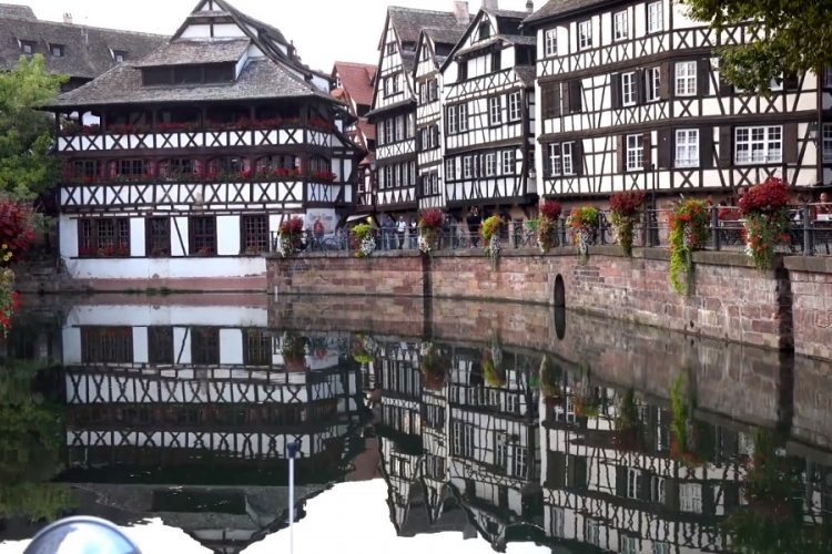 Россияне не поедут в Европу до конца следующего месяца