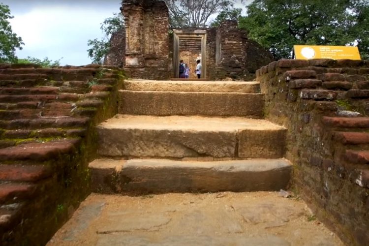 Шри-Ланка изменила планы относительно приема интуристов