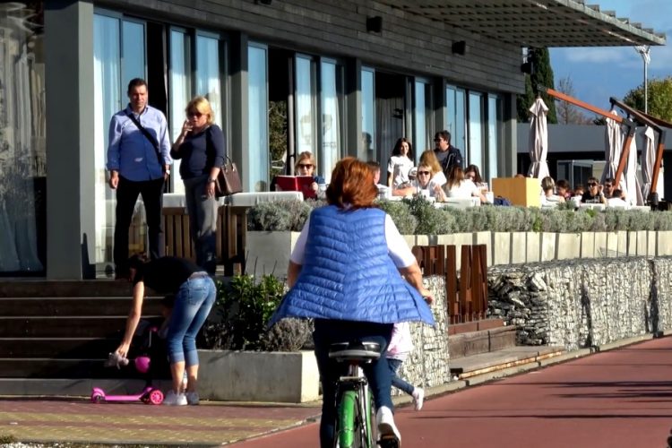 Очевидцы рассказали, как Сочи справляется с наплывом туристов