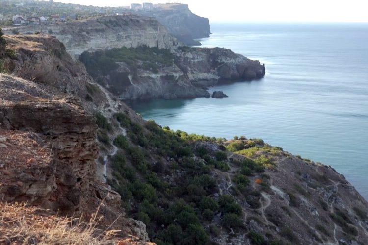 Крым принял первый миллион туристов - гости ведут себя неприлично