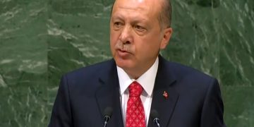 Конфликт с Турцией продолжается - Эрдоган считает, что ЕС "топит" туризм