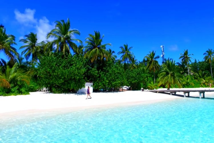 Для российских туристов открылись еще 2 страны