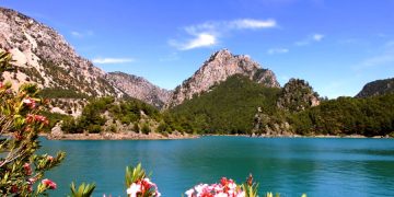 Любимый среди россиян курорт ввел дополнительные ограничения