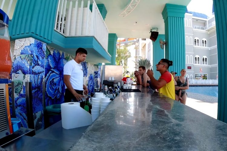 Отели Турции предложили новый вариант "коронавирусной" страховки