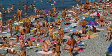 новость 17-08-2020 Сочи принял 1,5 миллиона туристов. Туристический сезон достиг пика