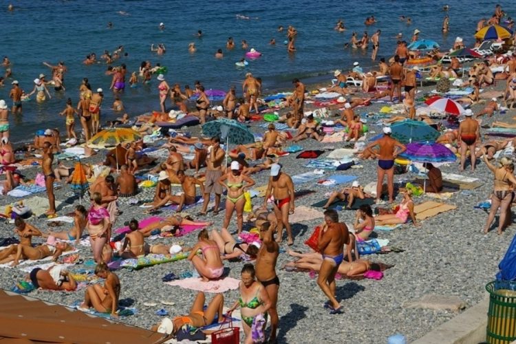 новость 17-08-2020 Сочи принял 1,5 миллиона туристов. Туристический сезон достиг пика