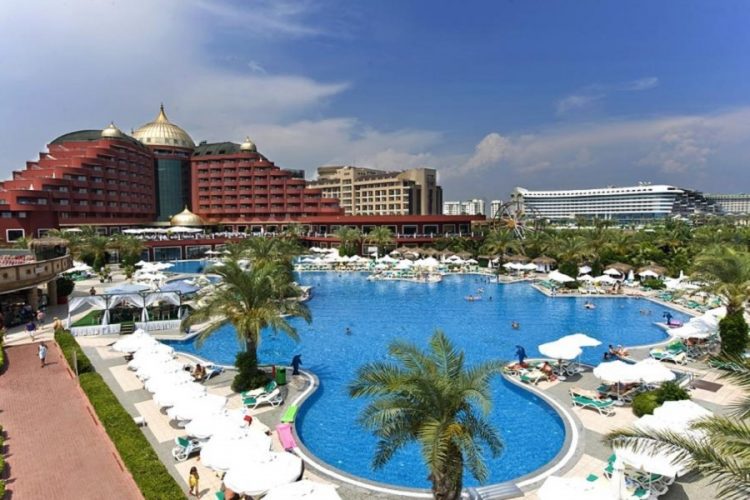 новость 14-08-2020 На сегодняшний день в Анталье открылись свыше 60% отелей