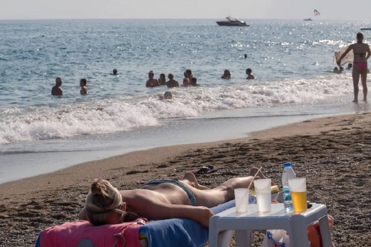 новость 23-08-2020 Россияне раскупают туры на турецкие курорты в сентябре-октябре