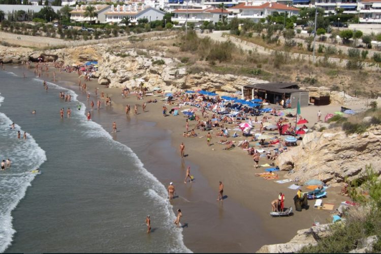 новость 29-08-2020 Новая вспышка заболевания на нудистском пляже во Франции