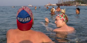 новость 06-08-2020 Россияне готовы даже на карантин, лишь бы провести отдых за рубежом