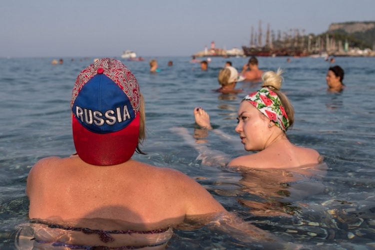 новость 06-08-2020 Россияне готовы даже на карантин, лишь бы провести отдых за рубежом