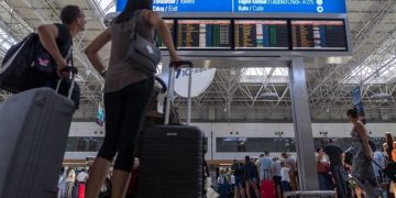 новость 14-08-2020 За первые 3 дня Анталья приняла более 63 тысяч туристов из России