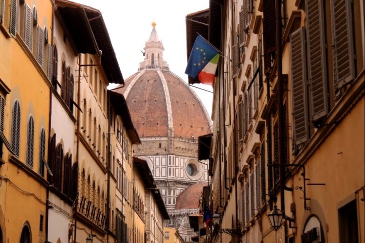 Количество случаев инфицирования коронавирусом в Италии снова сильно возросло