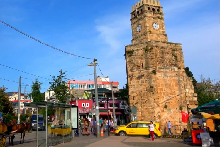 В Турции спрогнозировали годовой доход туризма в условиях пандемии