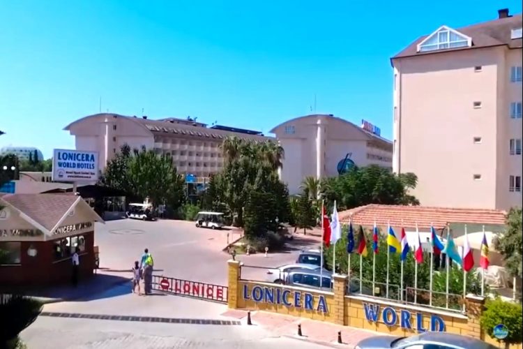 Стали известны подробности о запугивании российских туристов в отеле Турции