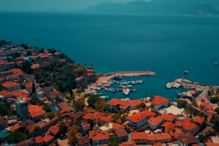 Правила обслуживания прибывающих в Турцию россиян уточнили