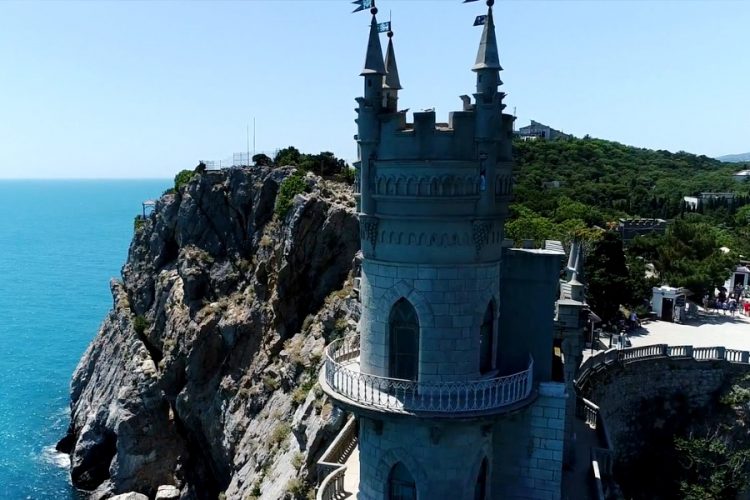 Министерство курортов Крыма пообещало разобраться с мошенниками