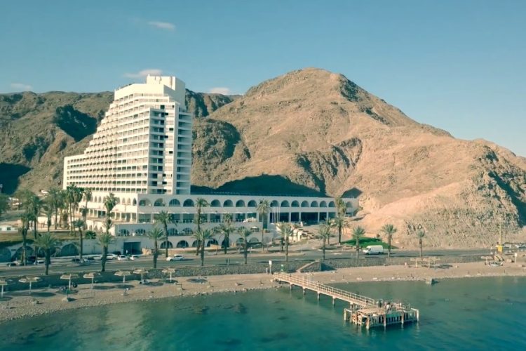 Израиль открывает границы с 3 странами