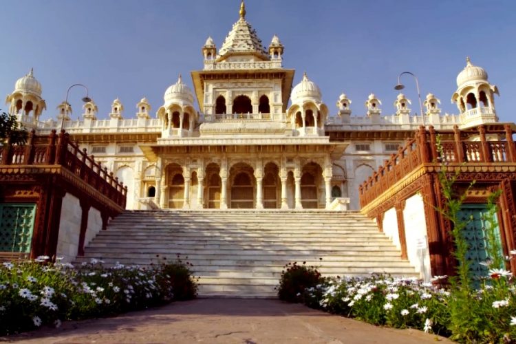 Индия ведет переговоры о возобновлении рейсов в Россию