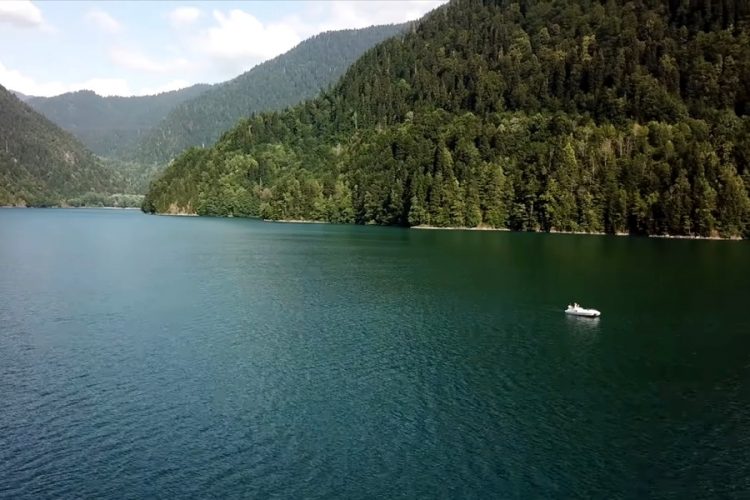 В Абхазии прошел митинг за открытие границы с Россией