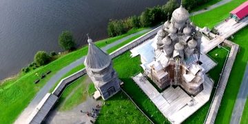 Туристам рекомендовали поторопиться с покупкой туров на Кижи и Валаам