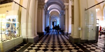 Музеи получили право обслуживать туристические группы