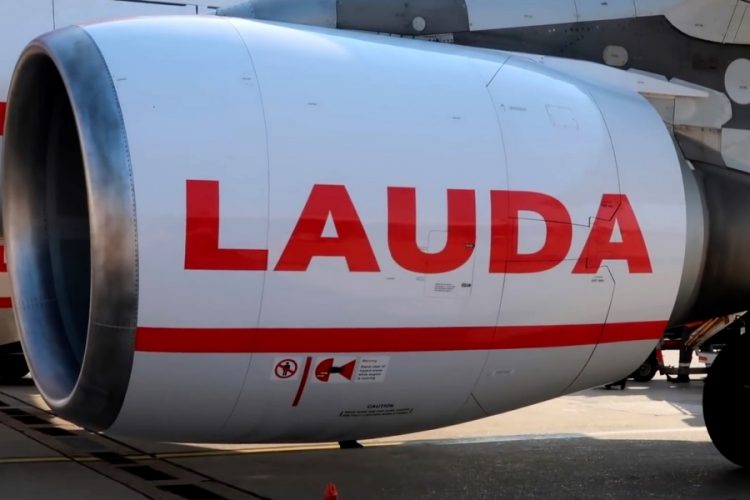 Стюардесса случайно объявила пассажирам об эвакуации