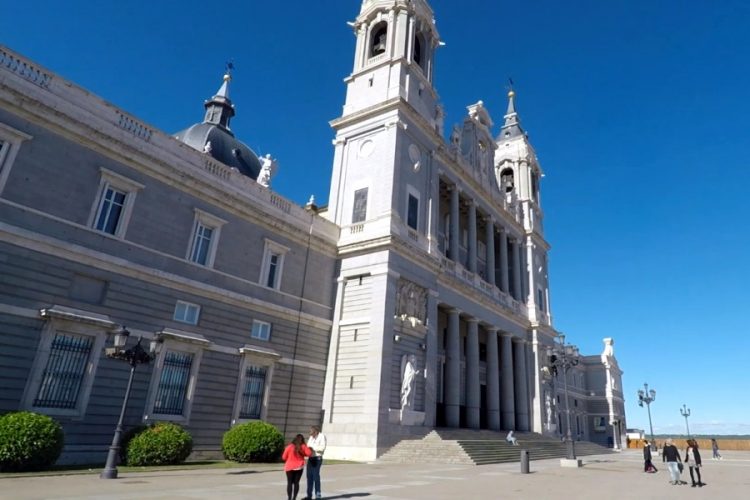 Airbnb запрещает частные вечеринки по всему миру