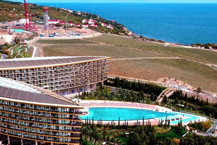 В Крыму активизировались мошенники, создающие фейковые сайты закрытых санаториев