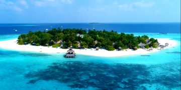Индия пытается инвестировать в туризм Мальдив больше, чем Китай