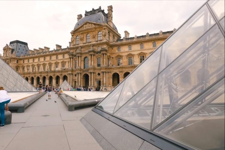 Лувр фиксирует значительное снижение посещаемости