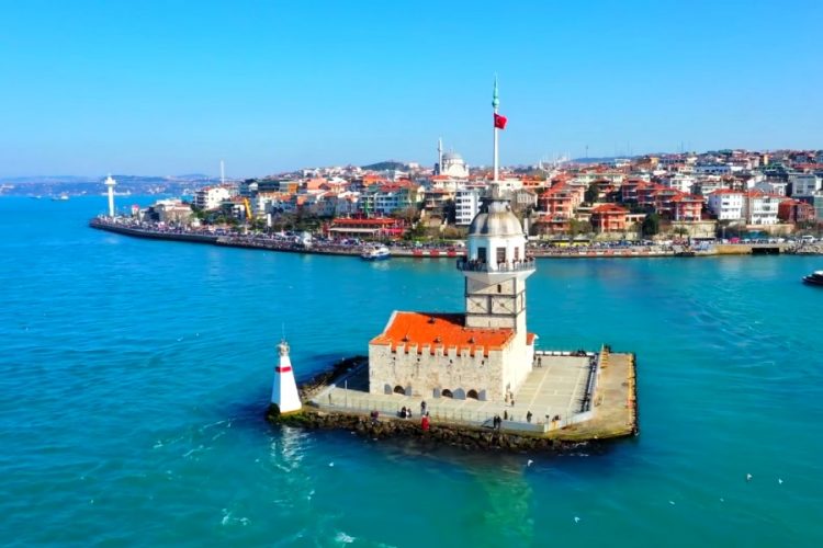 Туроператоры рассказали о том, с какими стыковками можно добраться в Турцию из регионов