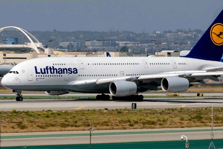Авиакомпания Lufthansa не смогла достичь компромисса с профсоюзом