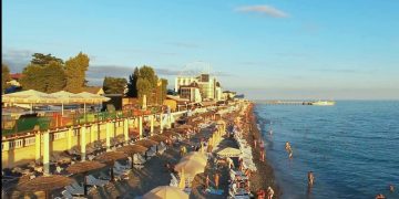 Во время отдыха в России все более популярными становятся "ковидные" полисы