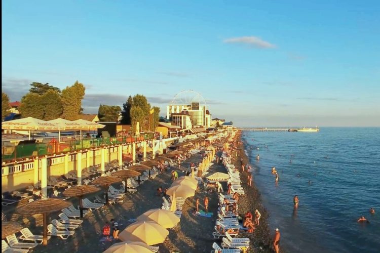 Во время отдыха в России все более популярными становятся "ковидные" полисы