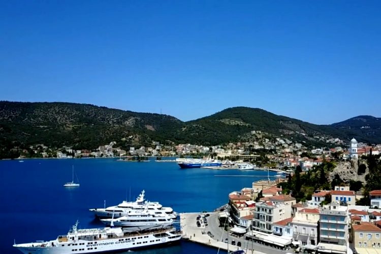 В Греции на карантин закрыли целый остров