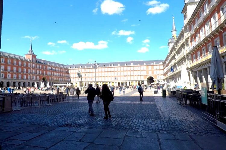 АТОР озвучивает стоимость медицинской справки, которая открывает россиянам границы ЕС