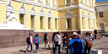 Россиян обязали самоизолироваться по возвращению из-за рубежа