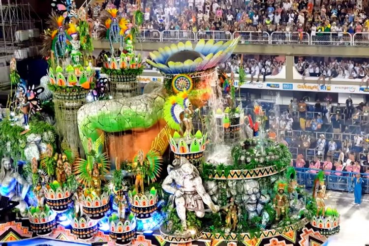 На подготовку к карнавалу в Рио-де-Жанейро не хватает средств