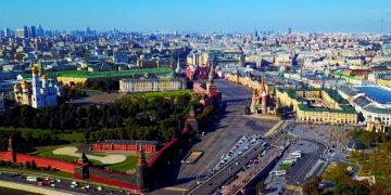 Рассматривается ли введение карантина в Москве осенью?