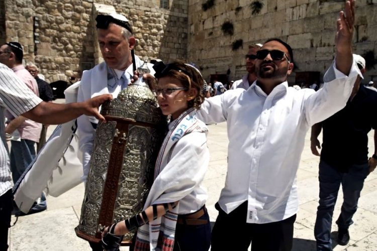 Израиль снова закрывают на карантин